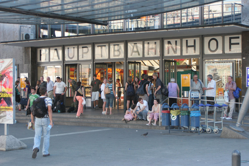 Hauptbahnhof Ulm. Eingang Hauptbahnhof