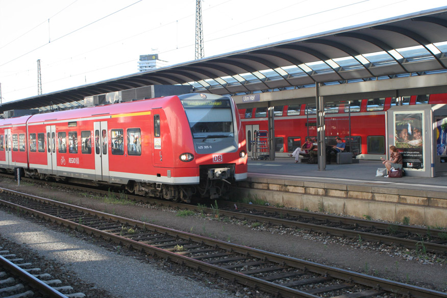 Regionalzug im Bahnhof