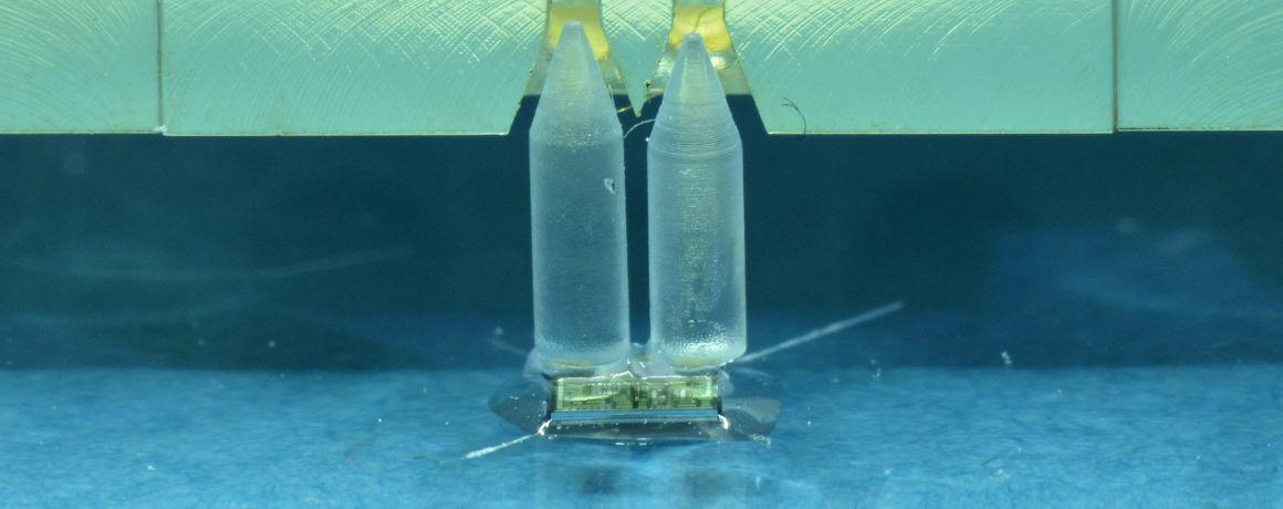 Nahaufnahme von dielelektrischen Wellenleitern