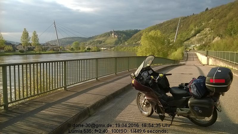 2016_04_19_di_02_025_neckar_hassmersheim_burg_hornberg.jpg