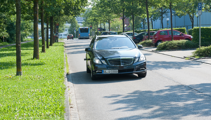 A test vehicle without driver intervention. A test vehicle without driver intervention.