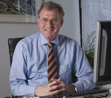 Foto: Eberhardt/kiz Nach großem Erfolg in der Diabetes-Forschung jetzt an EU-Großprojekt beteiligt: Prof. Bernhard Böhm