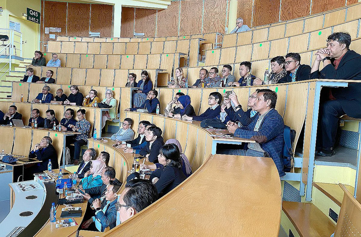 Ulm University's English-language study programme attracts great interest from guests