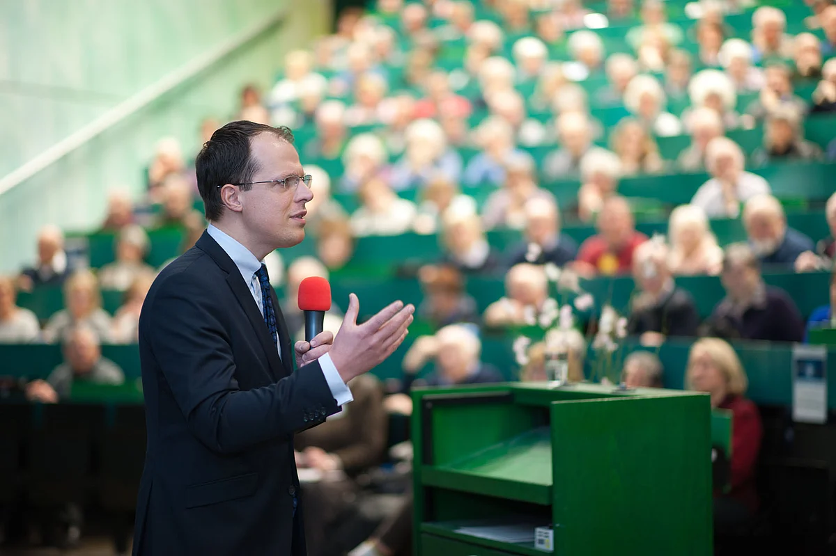 Prof. Mischa Seiter spricht über Datensammelwut von Unternehmen