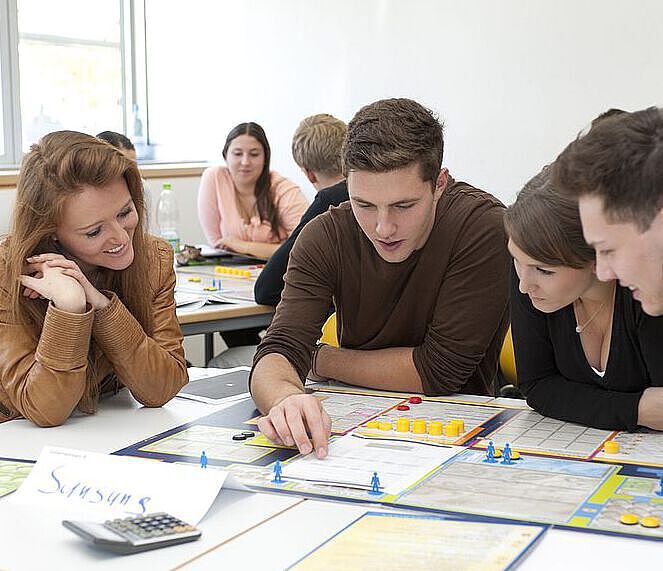 Planspiel der Studierenden im Unterrichtsraum