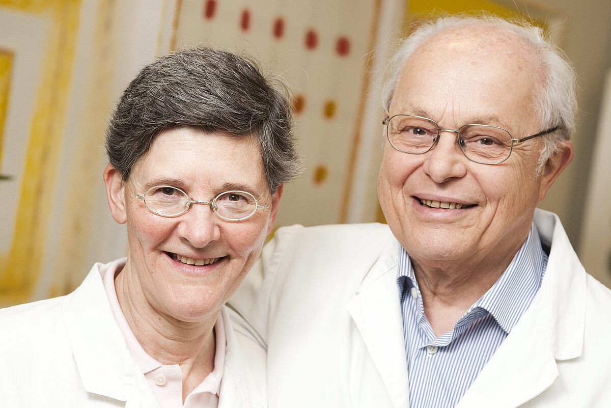 Die Neurowissenschaftler Prof. Heiko Braak und Dr. Dr. Kelly Del Tredici-Braak (Foto: Universitätsklinikum Ulm/H.Grandel)