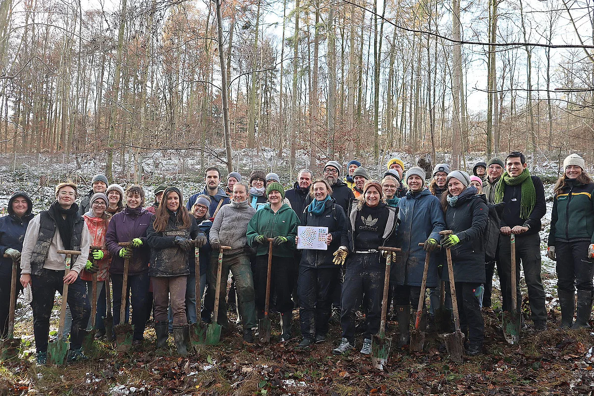 Group picture WandelWald tree planting campaign