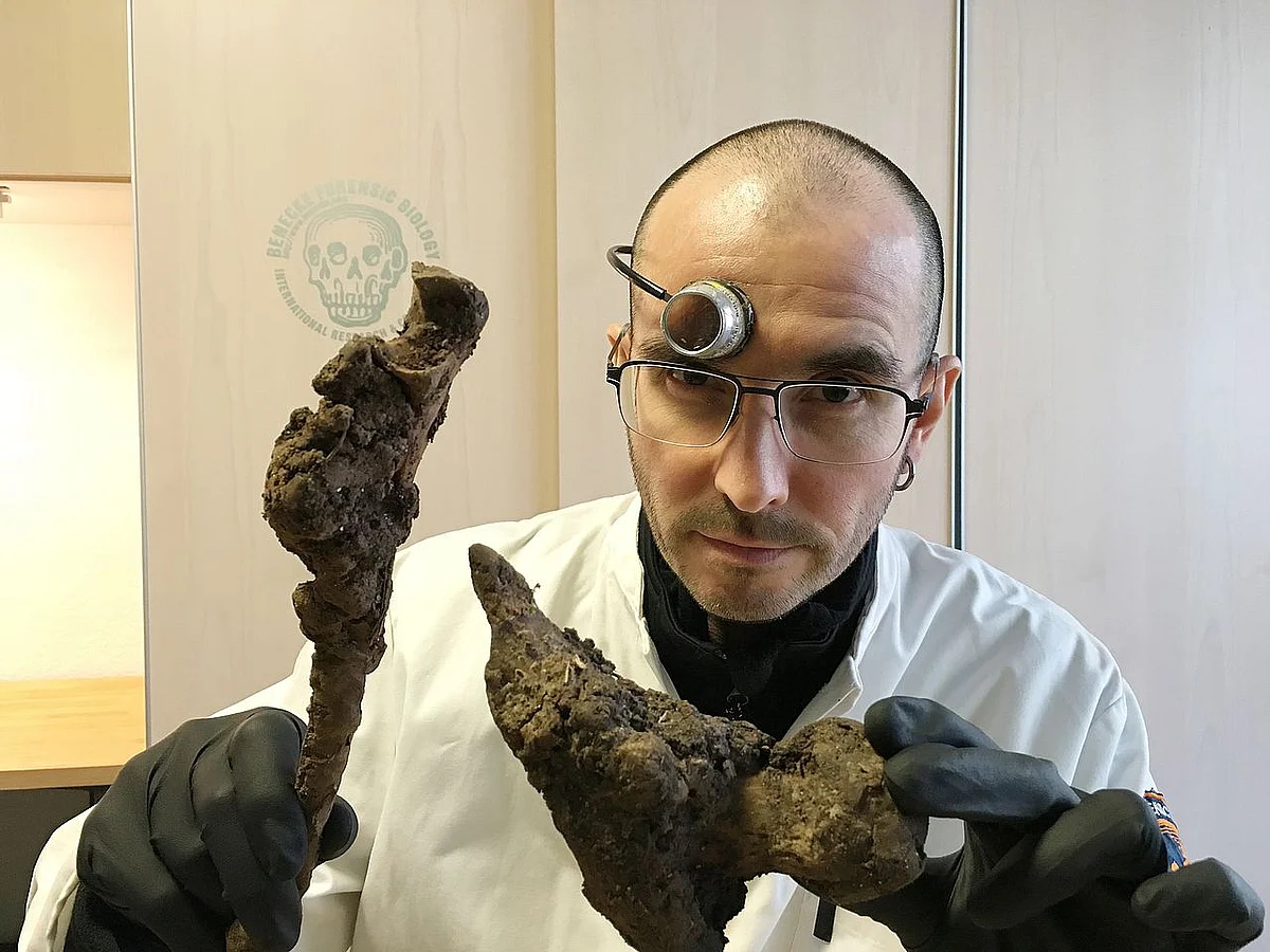Dr. Mark Benecke