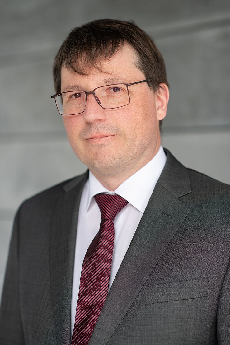 Univ-Prof. Dr. Robert Stelzer Univ-Prof. Dr. Robert Stelzer