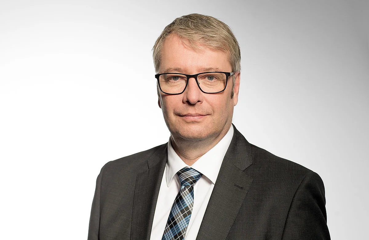 Dr. Stefan Sommer