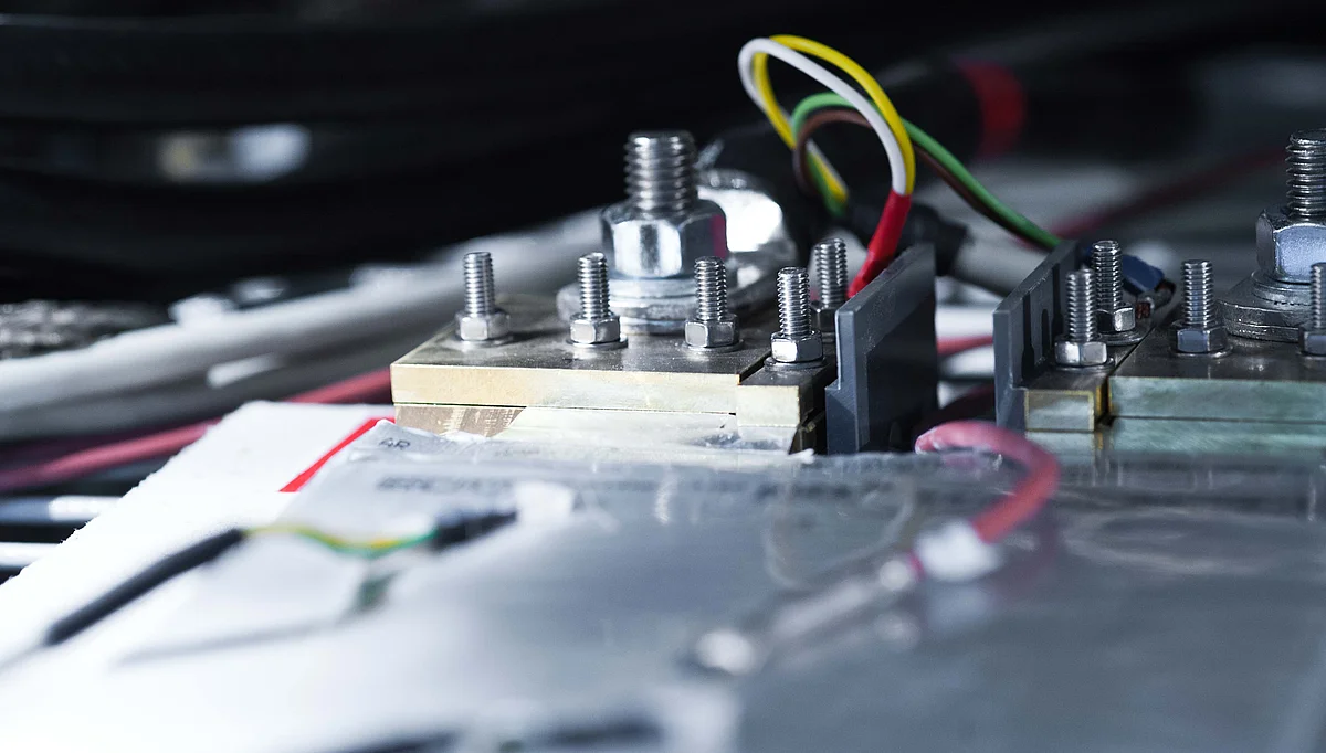 Lithium-Ionen-Zelle in der Prüfkammer des Batteriezellprüfstands am MRM (Foto: Eberhardt/kiz)