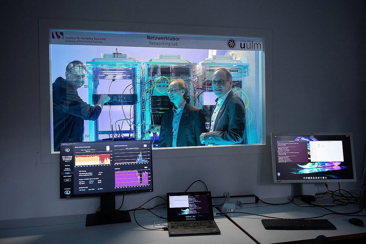 Simulation hacker attack quantum test track 