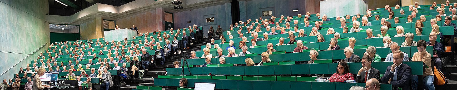 Teilnehmende im Hörsaal