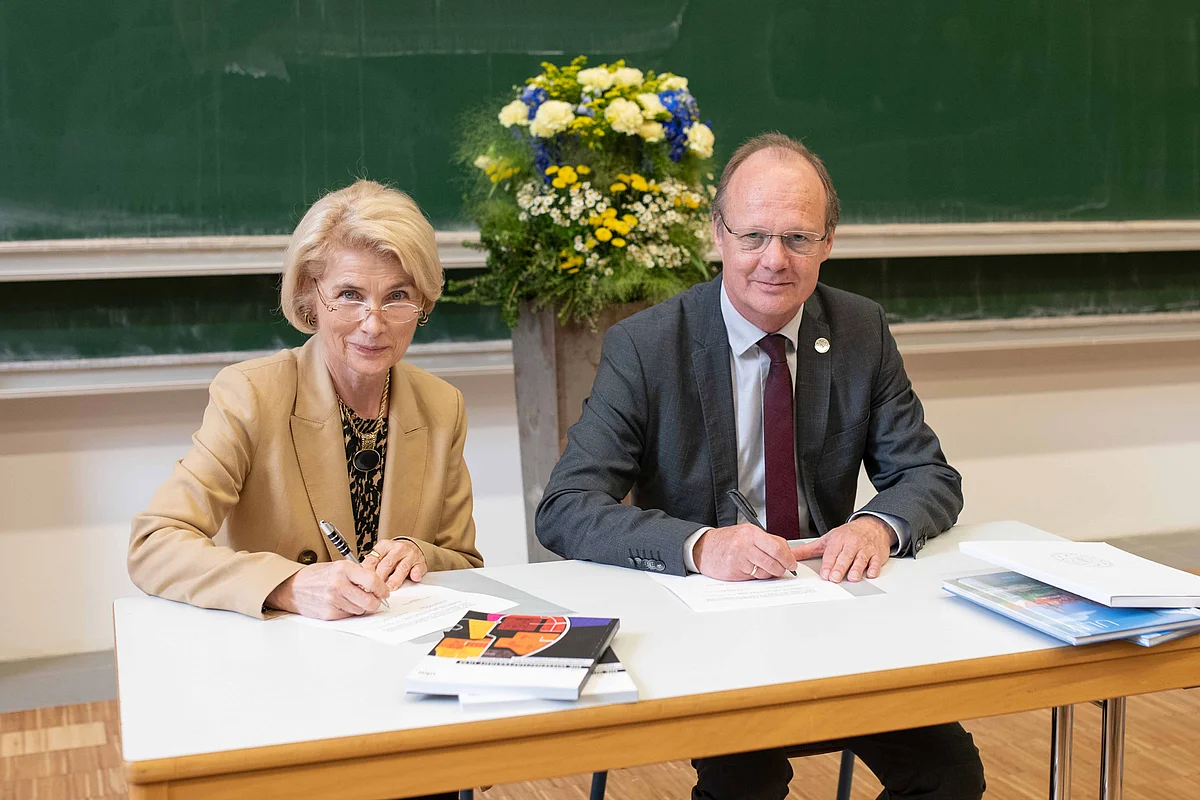 Signing Memorandum