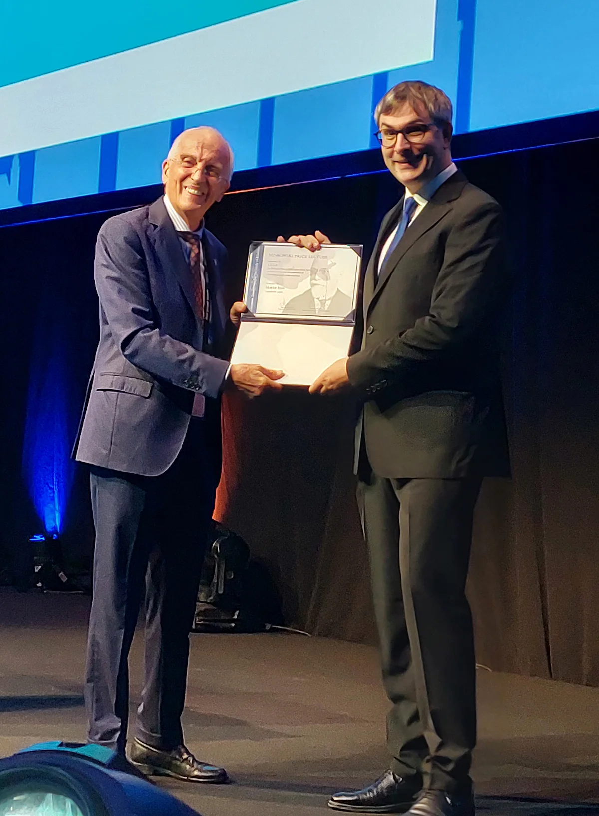 Übergabe Minkowski Preis an Prof Heni