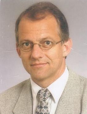 Dr. Robert Tammer Dr. Robert Tammer
