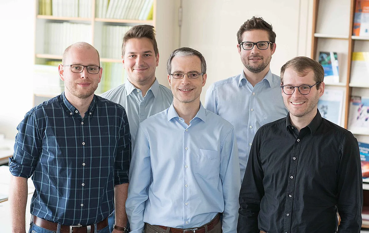 The physicists from Ulm who contributed to the publication (from left to right):... (photo: Eberhardt/Uni Ulm)