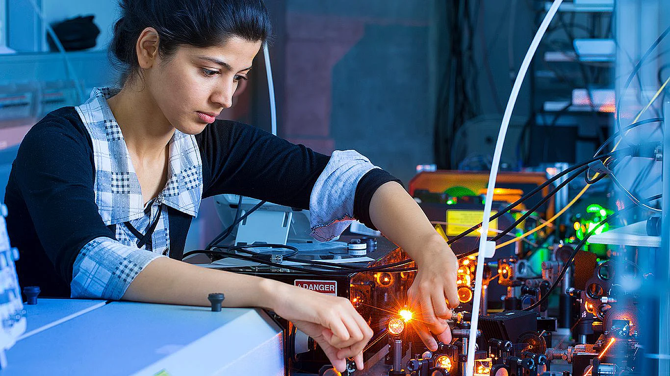 Vorbereitung eines Experiments am Institut für Quantenoptik