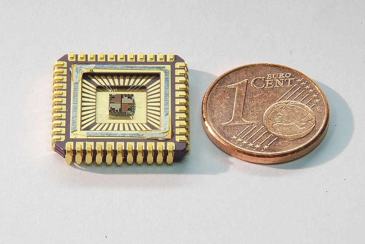 ein gehäuster Mikrochip 