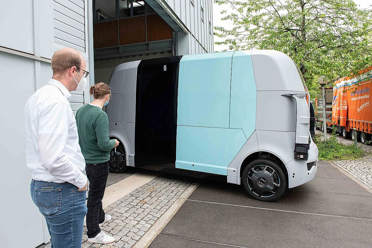 The autoCARGO drives into the garage