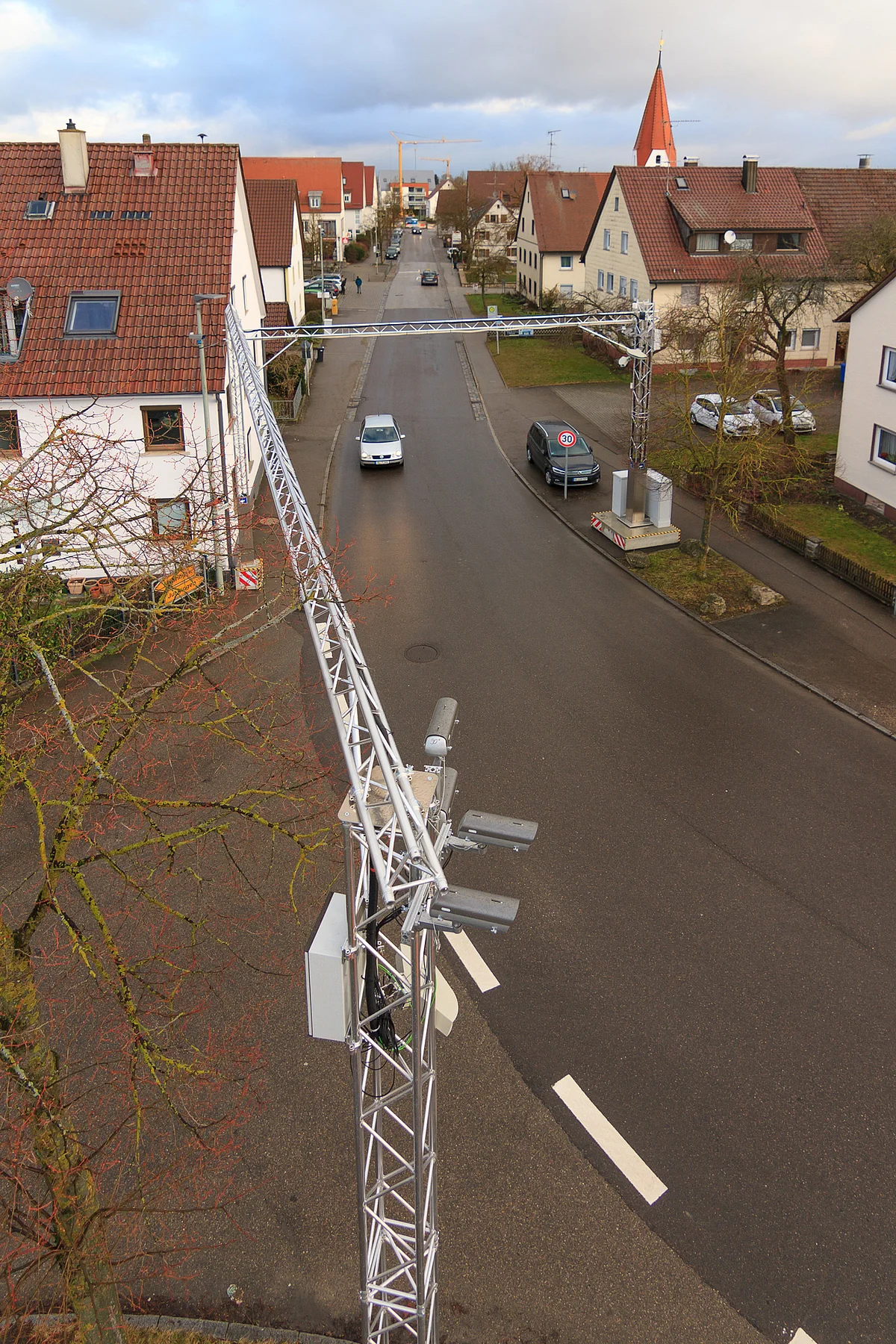 Sensorenbaum an einer Straßenkreuzung