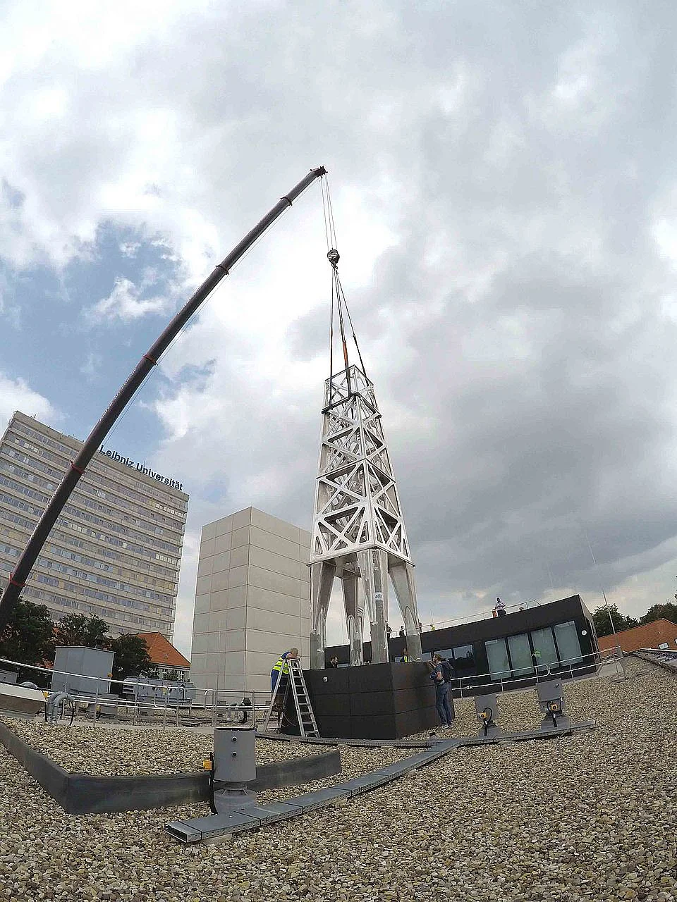 The atomic interferometer being built at Leibniz University Hannover (photo:  Leibniz University Hannover)