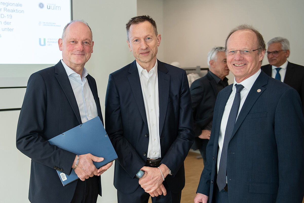 Ministerial Director Dr Hans Reiter, Chief Medical Director of Ulm University Medical Centre Prof Udo X Kaisers and University President Prof Michael Weber 
