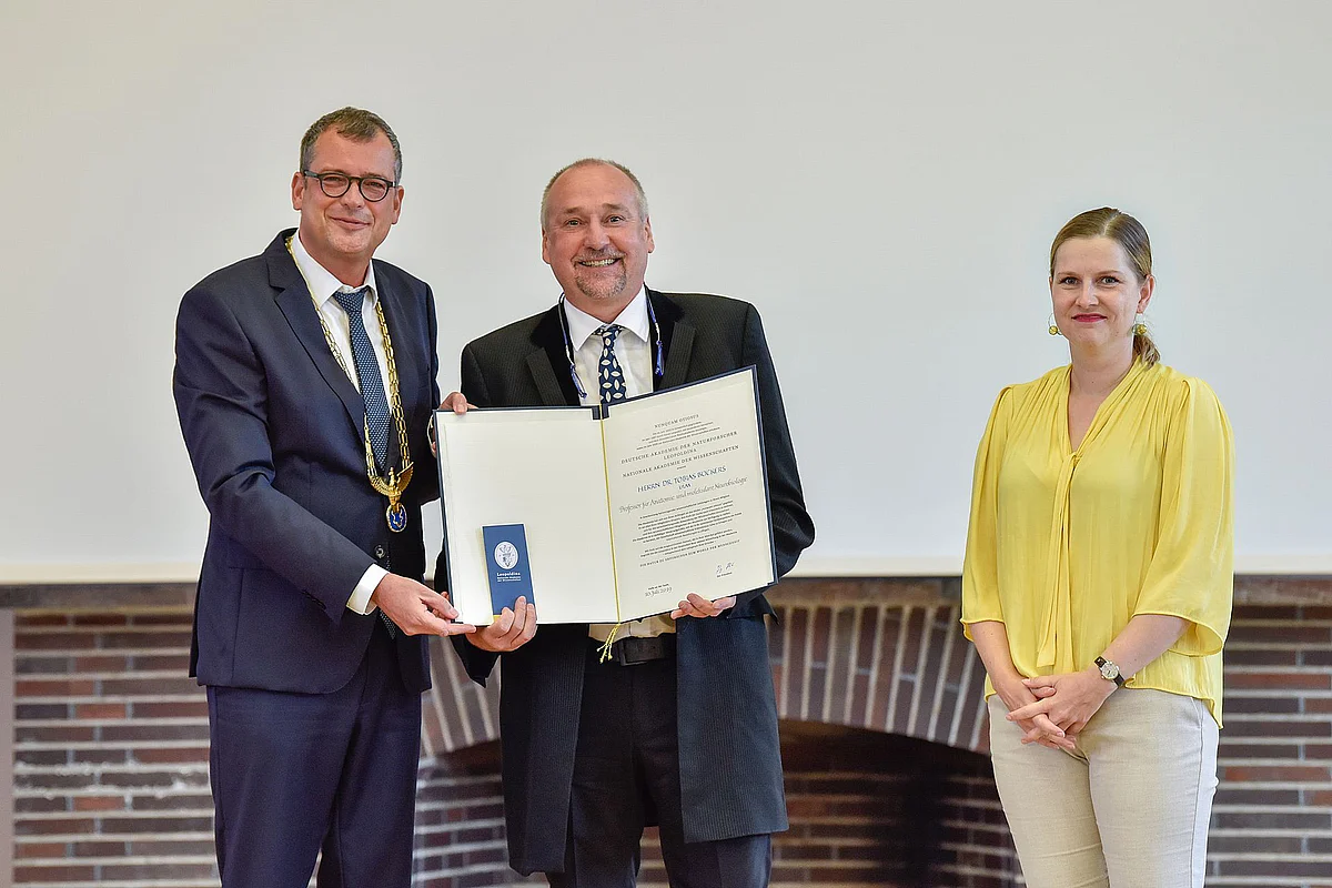 Urkundenübergabe an Prof. Boeckers