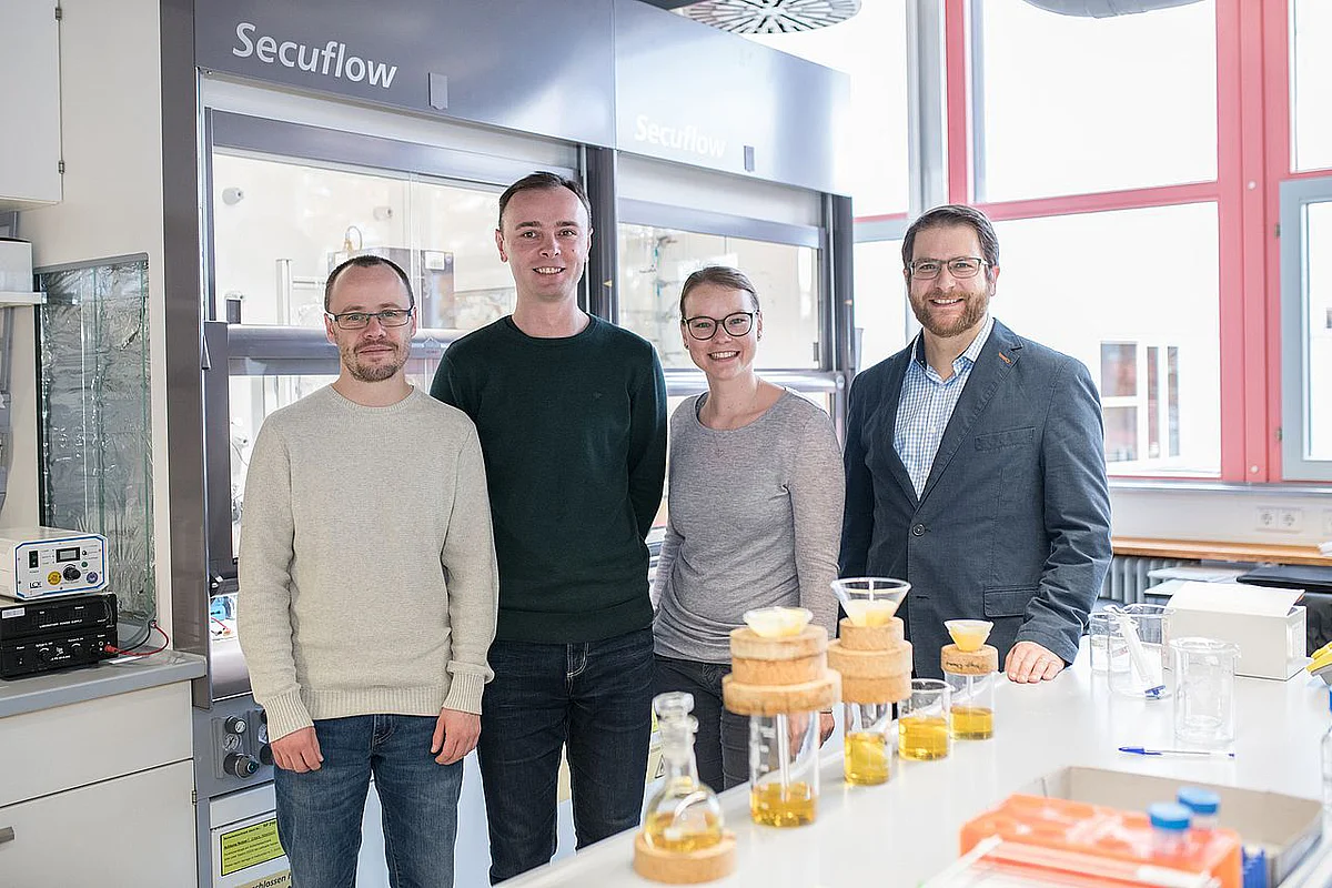 (f.l.) Dr. Igor Krivtsov, Dr. Dariusz Mitoraj, Christiane Adler und Prof. Radim Beránek