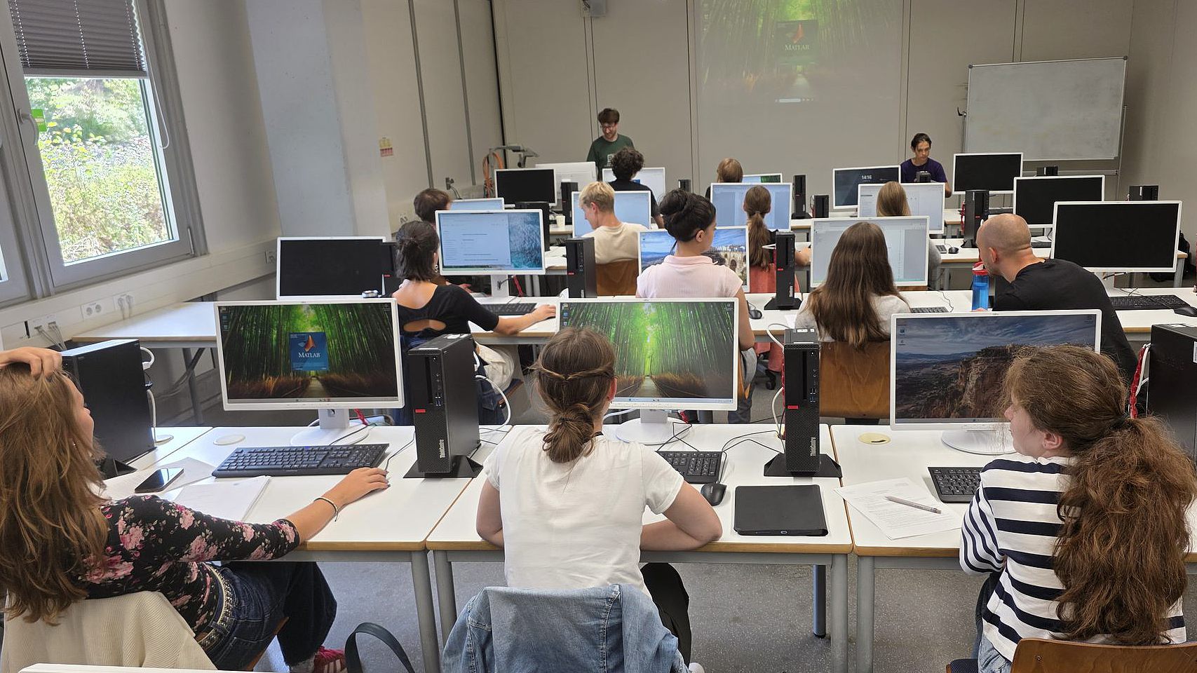 Schüler*innen beim MaWi Summer Camp