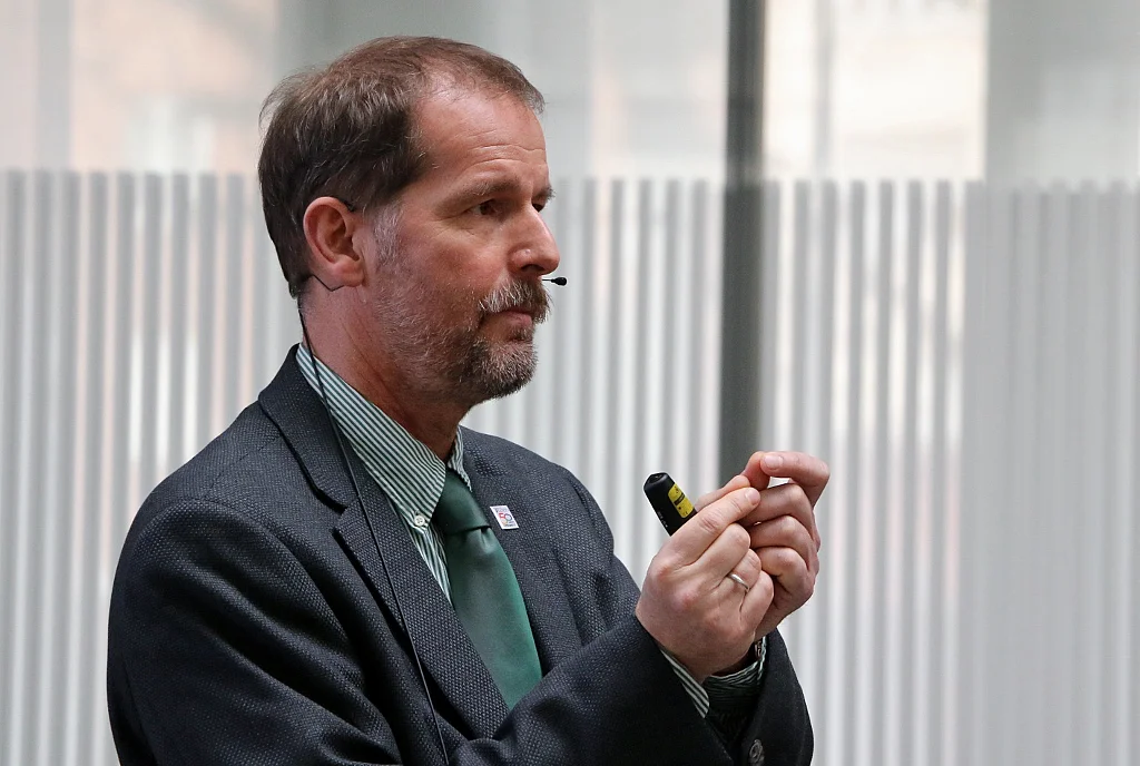 Prof. Axel Groß