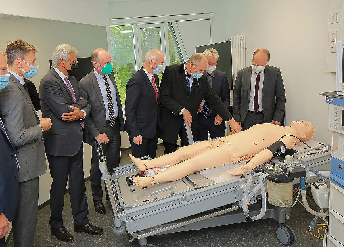 Tour of the training hospital
