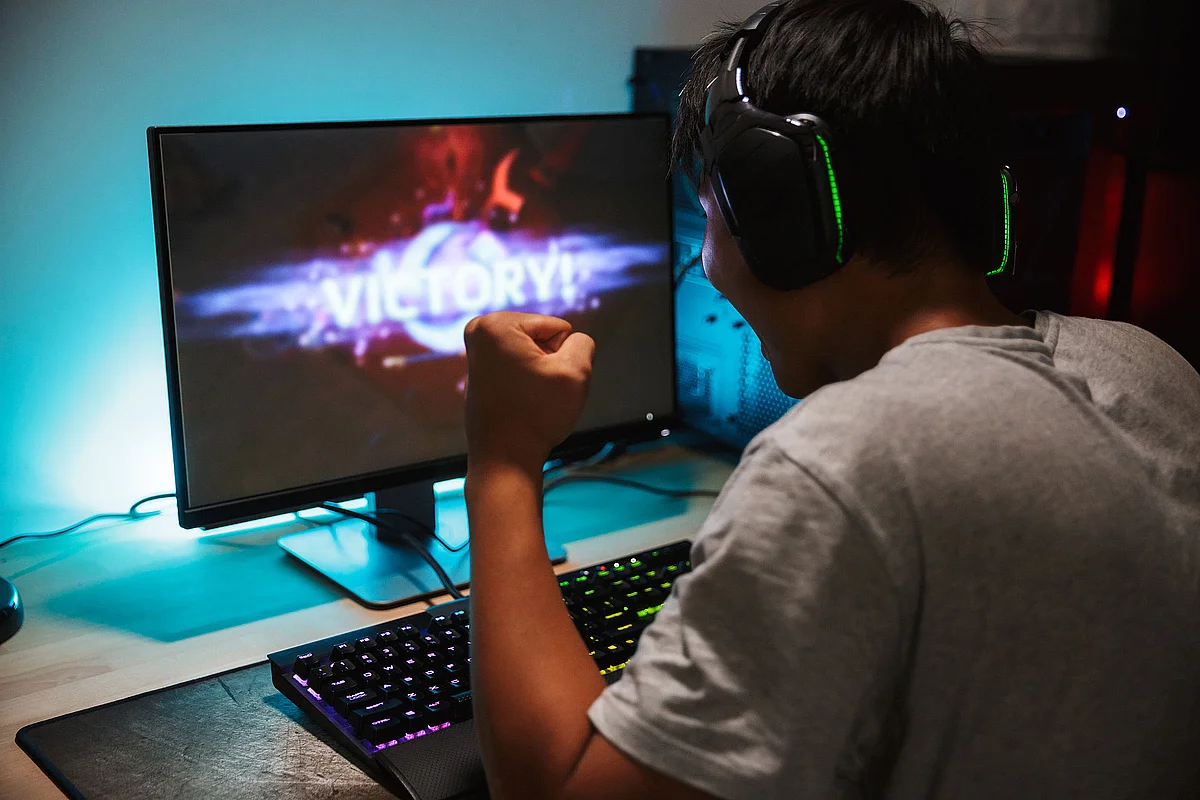 Gamer beim Computerspielen