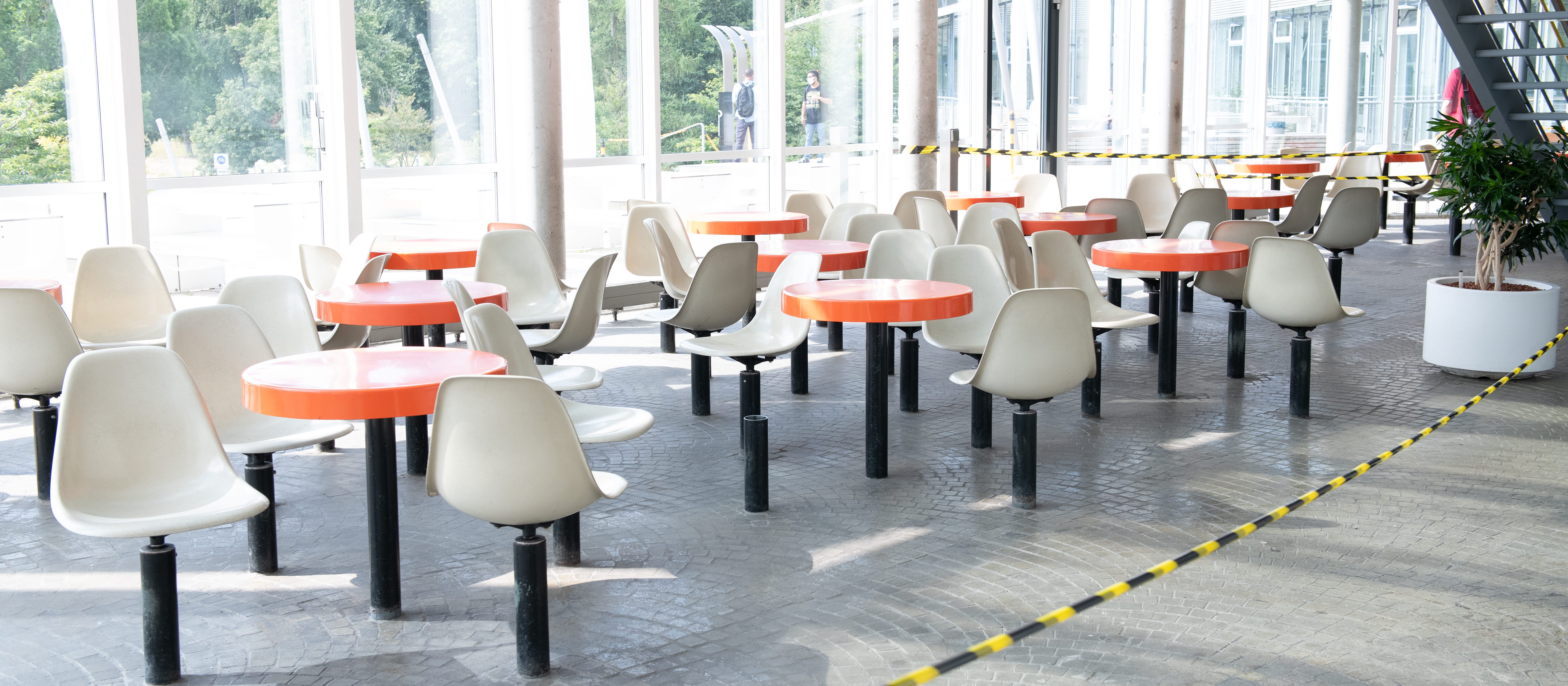 gesperrte Cafeteria gesperrte Sitzplätze der Cafeteria Southside