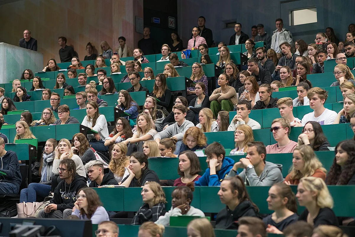 Viele Studierende sind der Einladung zur Semestereröffnung gefolgt 