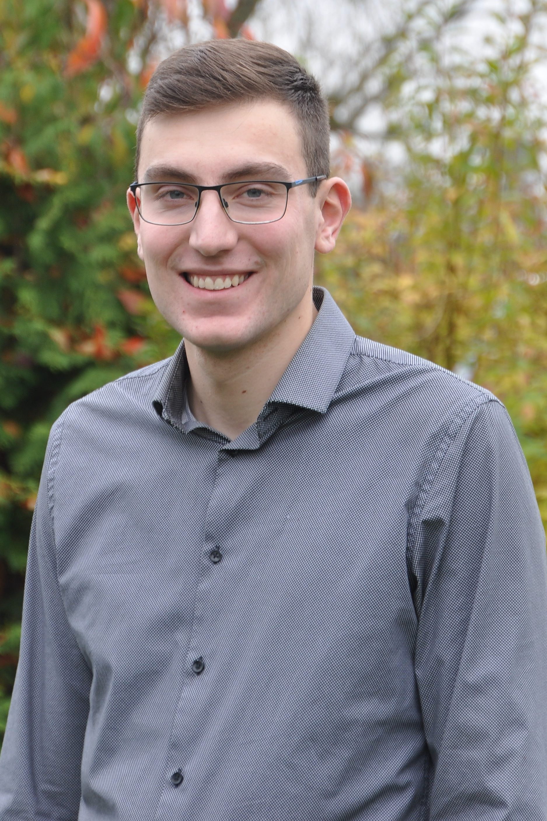 Jonas Grüneberg, Bachelorabsolvent WiWi, Uni Ulm Jonas Grüneberg, Bachelorabsolvent WiWi, Uni Ulm