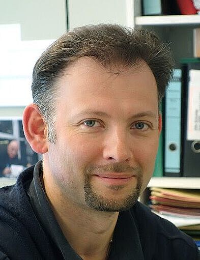 Dr. Roman Yaremko