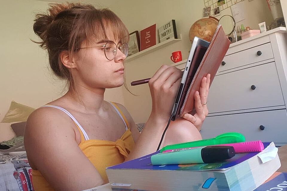 Krystyna Lopatina Krystyna Lopatina im Homeoffice