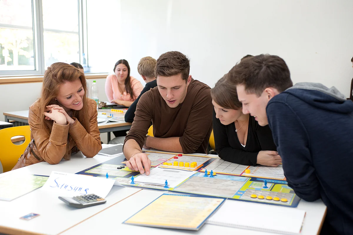 Studierende beim Planspiel (Foto: Eberhardt/kiz)