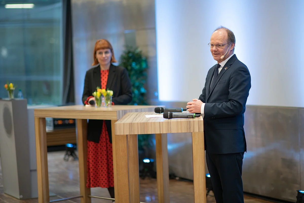 Dana Hoffmann and Prof. Michael Weber 