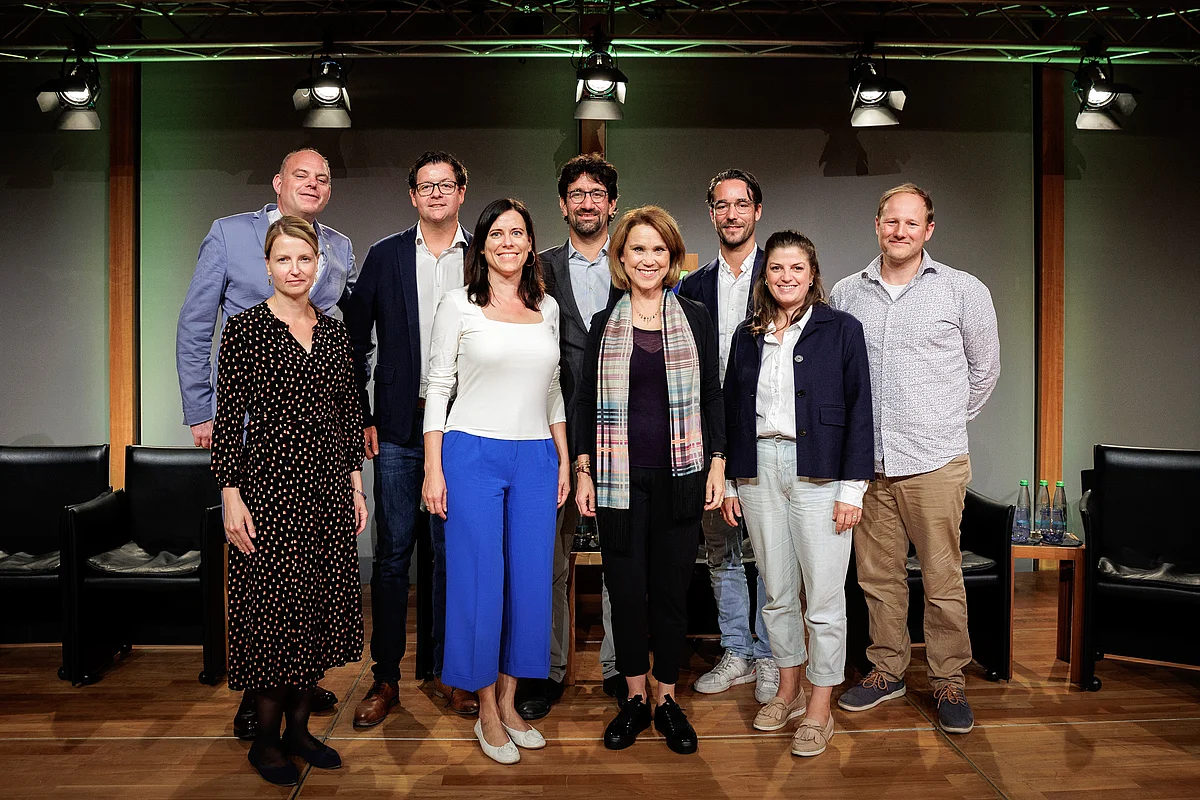 Gruppenfoto mit Ministerin Petra Olschowski
