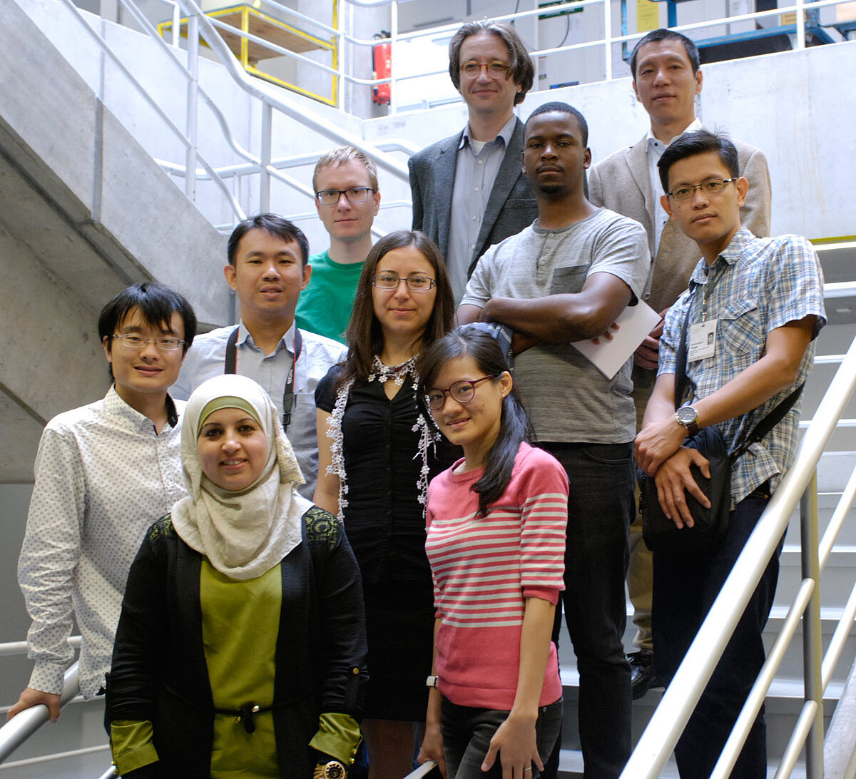 Die Nachwuchswissenschaftler besuchten das Institut für Quantenoptik (Leitung Prof. Jelezko, hinten links). Begleitet wurden sie von Dr. Hai Sun von Baden-Württemberg International (Foto: M. Behnel)