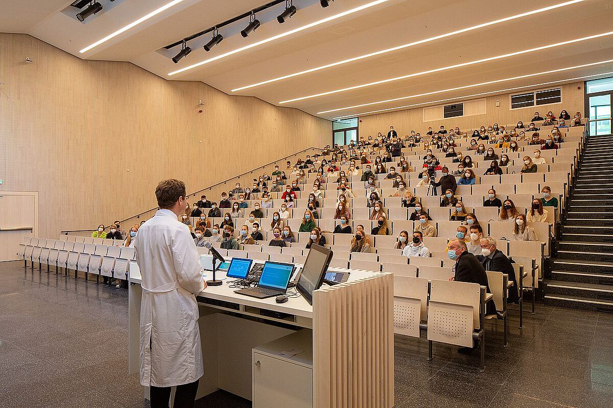 Inaugural lecture in the new lecture hall 