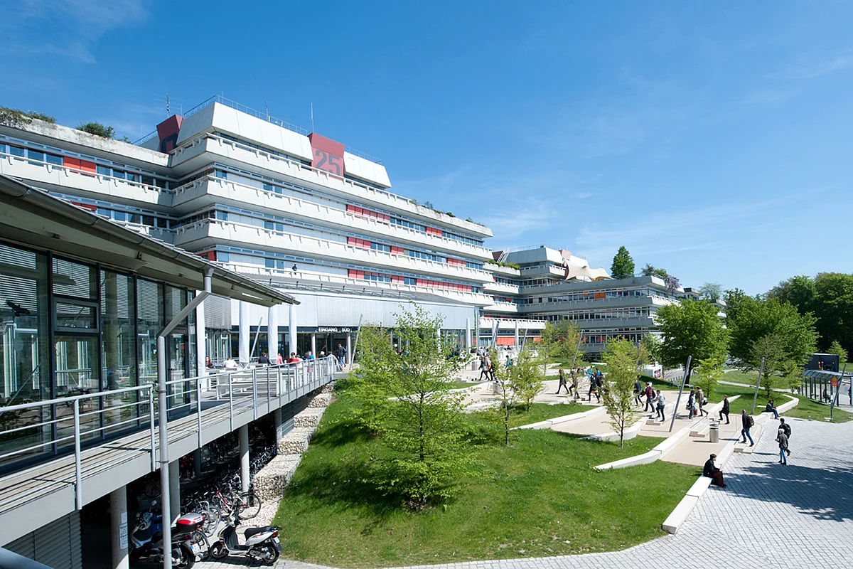 [Translate to english:] Südeingang der Uni Ulm 