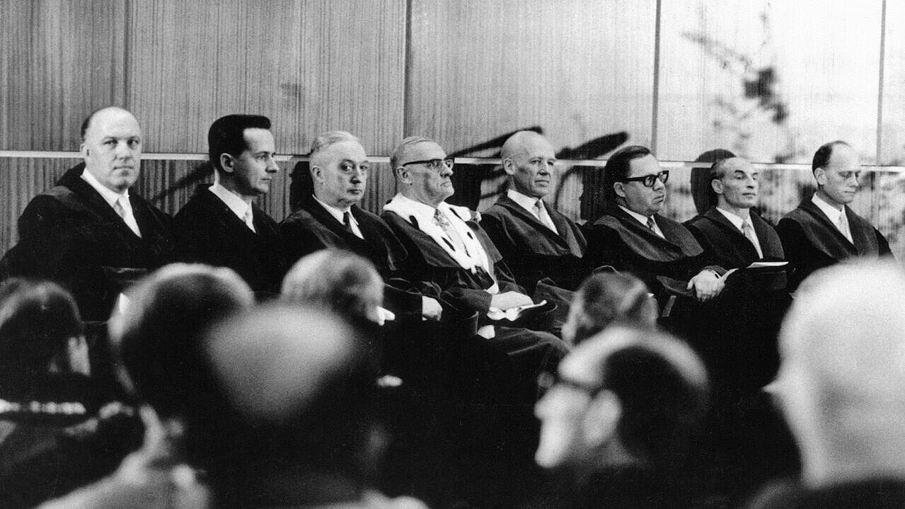 The founing presidents The foundg presidents at the founding act.