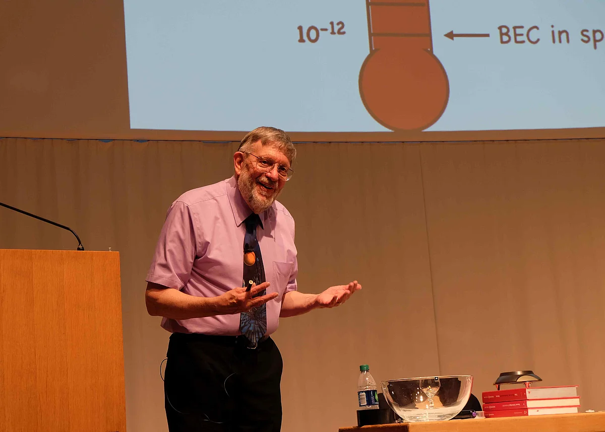 Prof. Bill Phillips begeisterte das Publikum im Stadthaus (Foto: Uni Ulm)