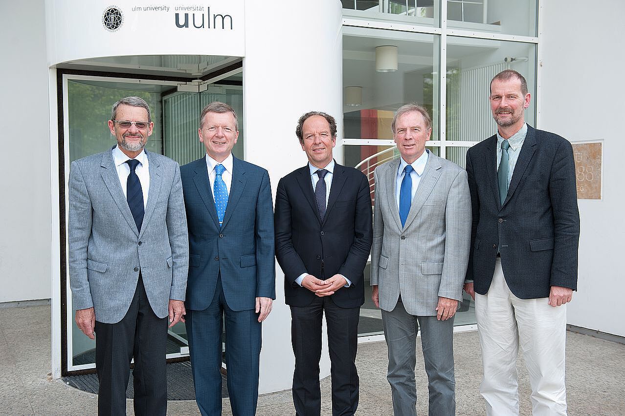 2014 Prof. Stadtmüller mit Präsidium Uni Ulm