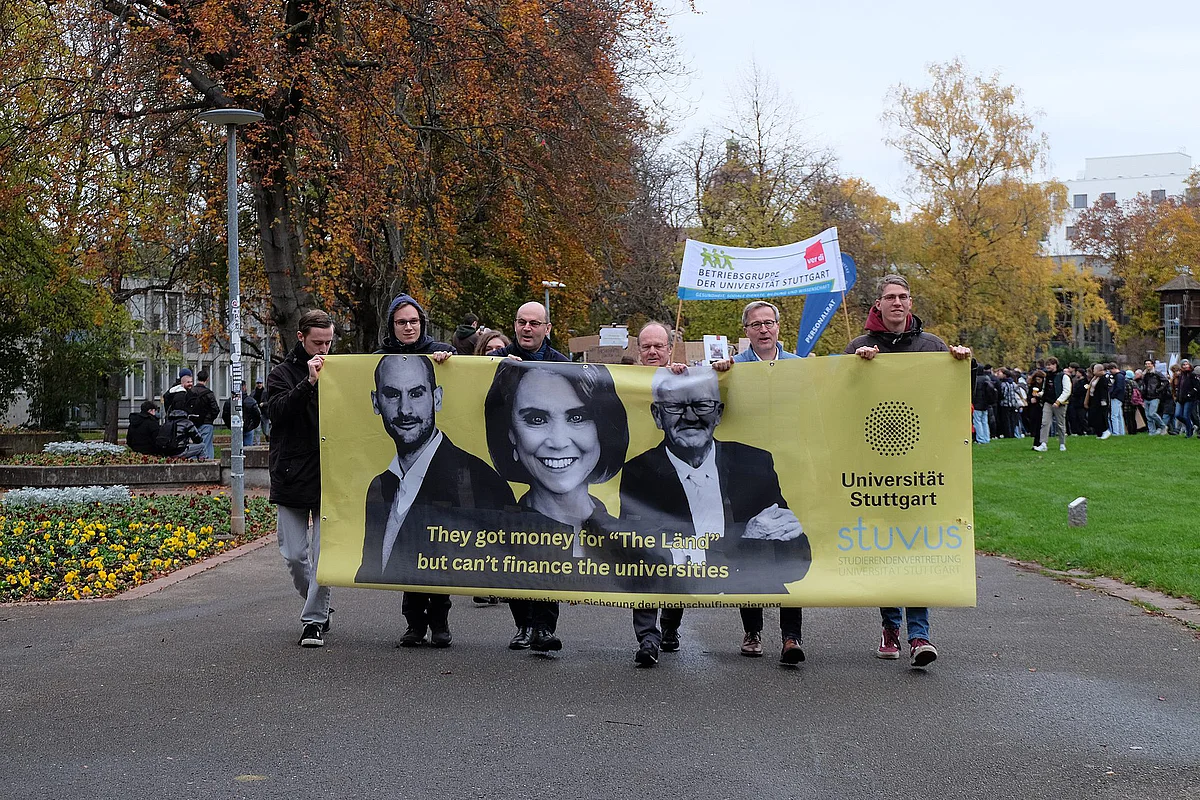 Professoren führen Demozug an