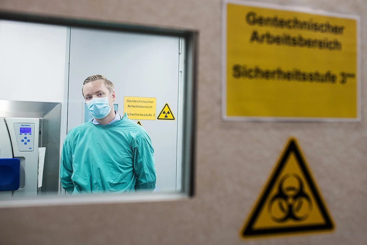 Rüdiger Groß in einem S3* Labor