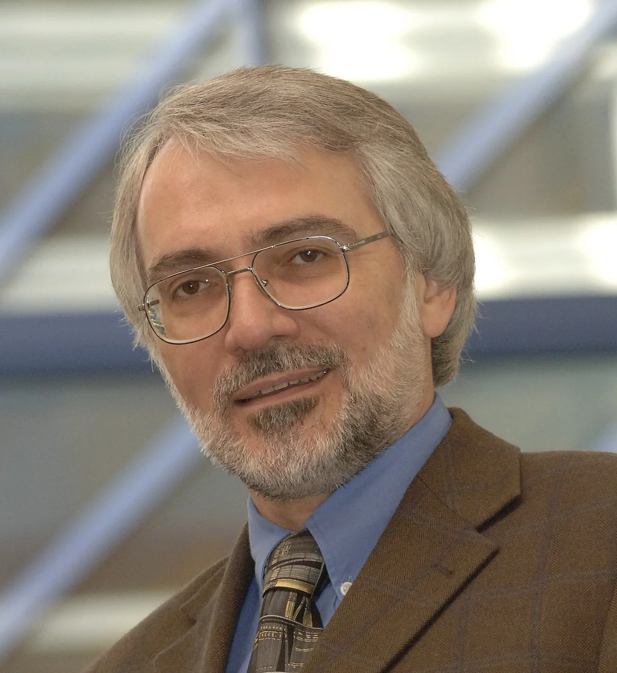 Anlage: Foto Prof. Dr. Nicola Hüsing, Studiendekanin Chemie der Universität Ulm, Prof. Dr. Peter Dürre, Vizepräsident der Universität Ulm für die Forschung
